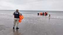 Imagen de Las Grutas: Rescataron a una pareja que navegaba en kayak