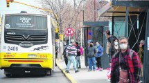 Imagen de Gaido firma acuerdo con la UNCo por el transporte público de Neuquén