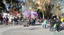 Imagen de Protestas en seis puntos de Neuquén: un grupo contra Terán y otro pide trabajo