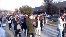 Imagen de Villa la Angostura protesta porque Salud no permitió el arribo de médicos especialistas