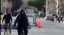 Imagen de Piden a los híper que cierren sus estacionamientos a las 18 en Neuquén