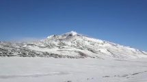 Imagen de Volcán Copahue: por qué vienen geólogos de Buenos Aires a monitorearlo