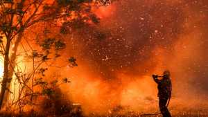 Incendios en Córdoba: por un rayo, vuelven a combatir el fuego