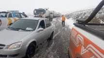 Imagen de La nieve complicó el tránsito en las rutas de Neuquén