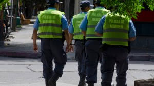 Video: «mariconcito», el canto de policías entrenando en el centro de Neuquén