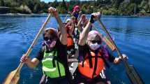 Imagen de Las mujeres de Bariloche que reman para atravesar el cáncer de mama