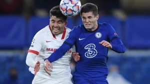 El Sevilla del Huevo Acuña se llevó un empate ante el Chelsea, en Londres