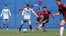 Imagen de Con la vuelta de Gago, Vélez venció a Lanús