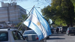 Marcha por el festejo del cumpleaños de Fabiola Yáñez  en la Quinta de Olivos