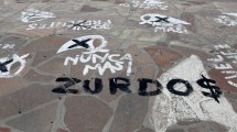 Imagen de «Zurdos», el mensaje que dejaron en la plaza del Centro Cívico de Bariloche