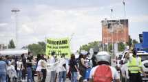 Imagen de Hospitalarios protestaron en los puentes de la Ruta 22 por el «faltazo» de Carreras