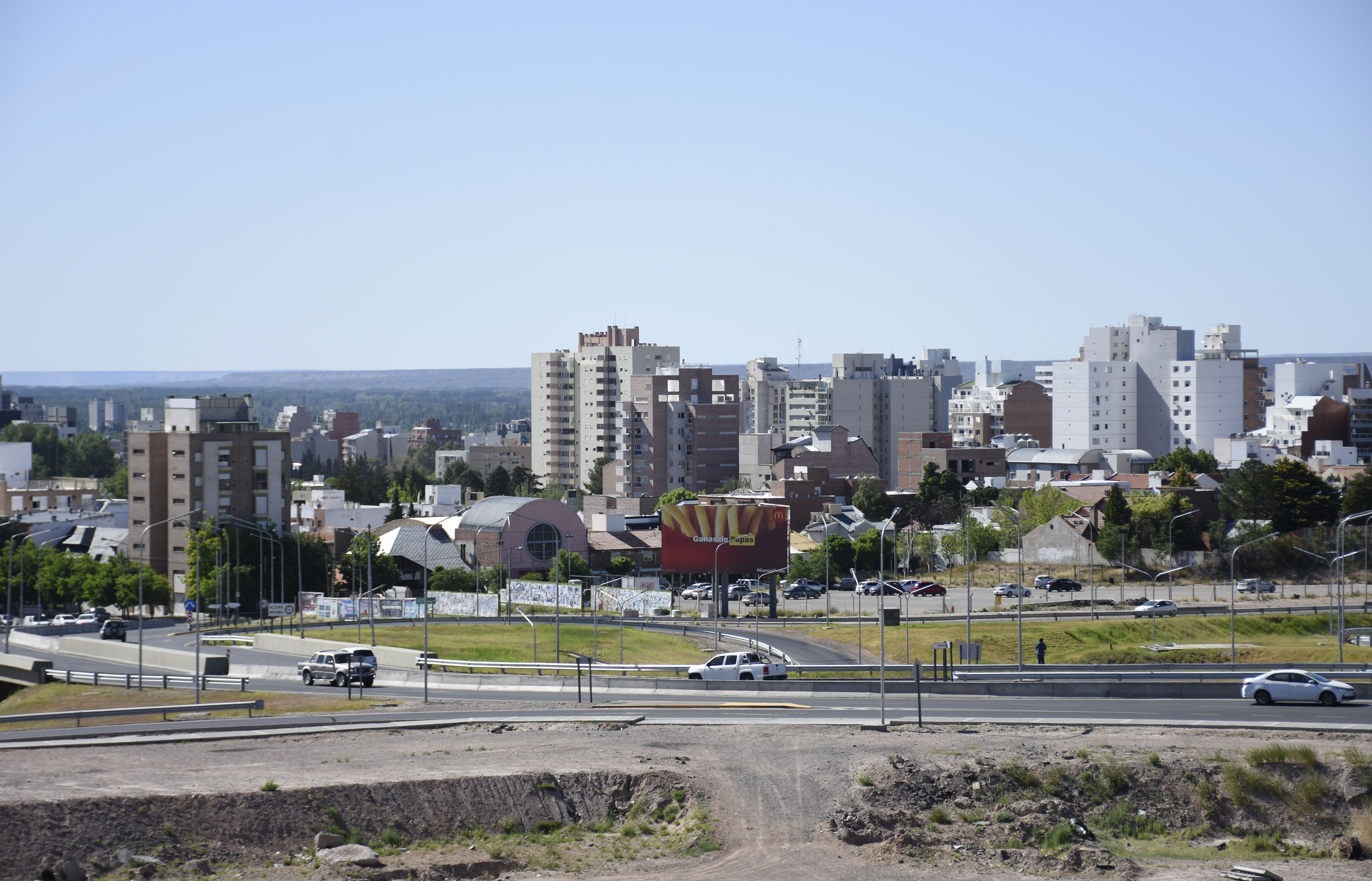 El crecimiento de la ciudad requiere un mayor control de sus empresas y sectores industriales (foto archivo)