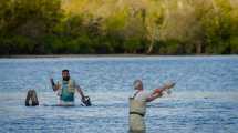 Imagen de Con más de 6.000 permisos de pesca vendidos, comenzó la temporada en Neuquén