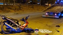 Imagen de Dos jóvenes a bordo una moto murieron al chocar contra un poste en Neuquén