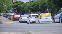 Imagen de Enfermeros de Neuquén realizan una caravana a la gobernación