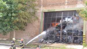 Cuantificaron las pérdidas por el incendio en el galpón de empaque de Neuquén