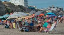 Imagen de Las Grutas: Playas atestadas y poco cumplimiento de los cuidados por la pandemia