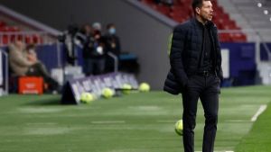 En el partido 500 de Simeone, el Atlético ganó y sigue puntero