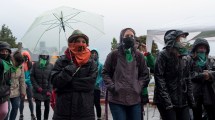 Imagen de Aborto legal: la vigilia se mantuvo en Bariloche bajo la lluvia