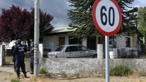 Se encerraron en una fiesta clandestina en Bariloche: la policía esperó afuera