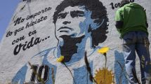 Imagen de El mural que inmortaliza a Diego Maradona en Bariloche