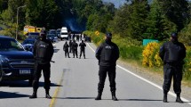 Imagen de Liberaron el tránsito en la ruta 40, tras el corte en Villa Mascardi