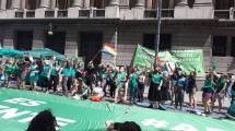 Imagen de Movilización y pañuelazo en apoyo a la legalización del aborto