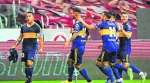 Imagen de Boca le ganó al Inter en Porto Alegre con gol de Tevez, quien homenajeó a Maradona