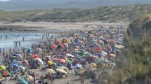 Imagen de Mucho turismo en Las Grutas, pero bajo nivel de gastos y consumos con tarjeta