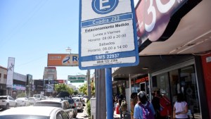 Cómo funcionará el estacionamiento, colectivos y más durante Navidad en Neuquén