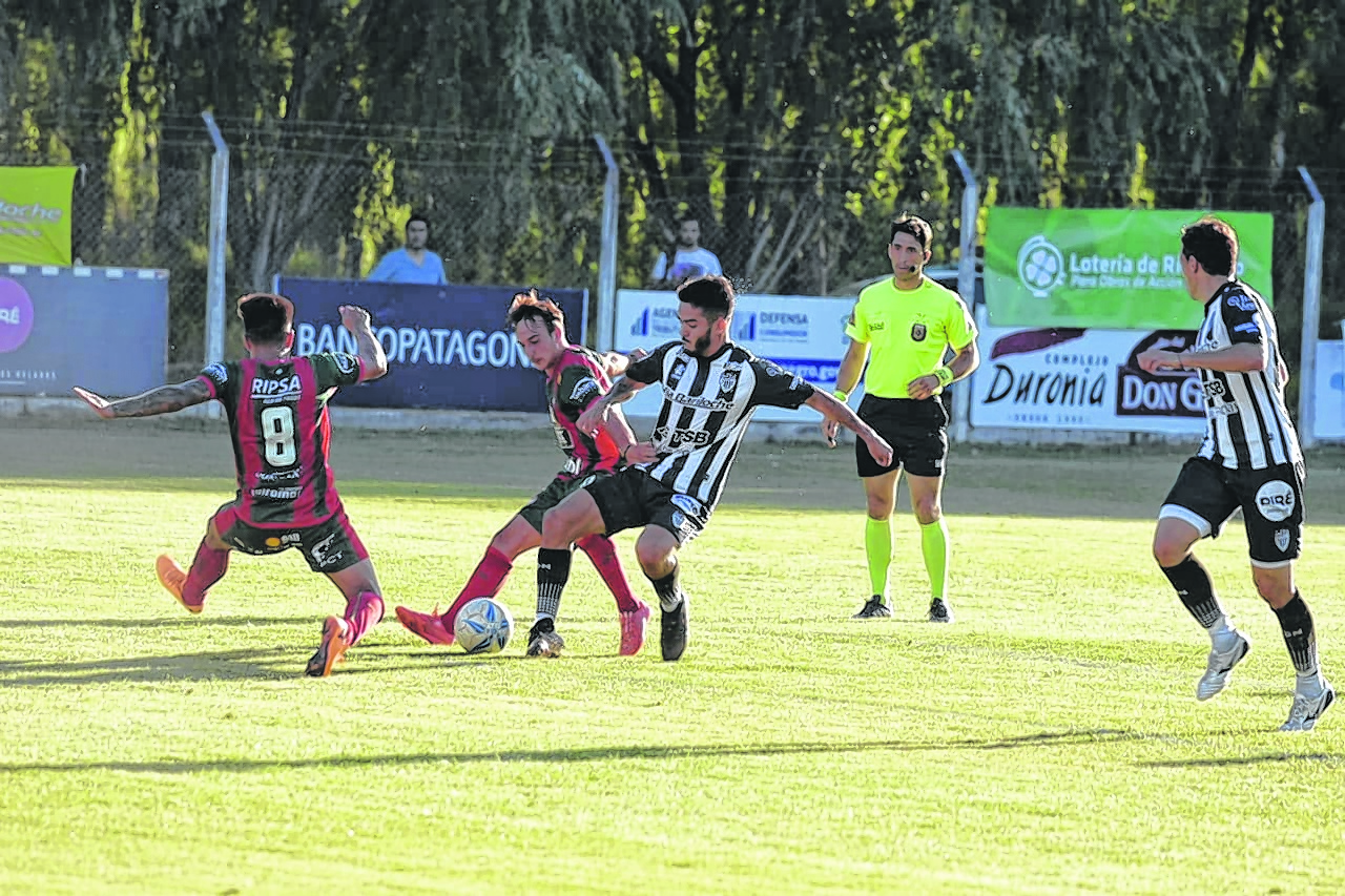 Cipo ganó en su único partido de local hasta el momento y empató los dos de visitante. 