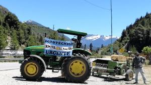 Reclamaron en la ruta 40 por una escuela secundaria para los chicos del paraje El Manso