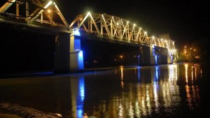 Piden la reparación de la iluminación del puente ferrocarretero de Viedma