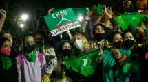 Imagen de Tras un histórico debate en el Senado, el aborto legal es ley en Argentina