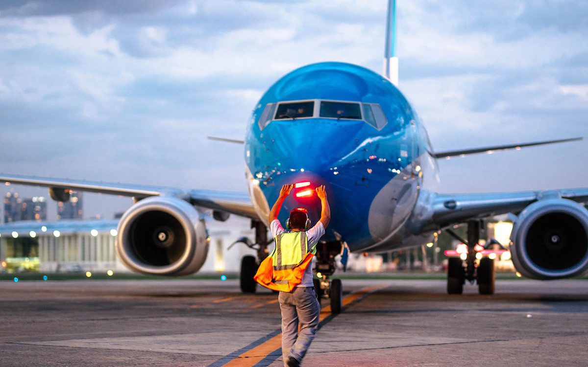 “Esta nueva ola de Covid-19 está afectando fuertemente la operación aerocomercial en todo el mundo. Los contagios de personal de las aerolíneas son masivos provocando demoras y cancelaciones”, dijo Ceriani.
