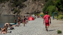 Imagen de Sigue el conflicto y solo dos playas de Bariloche tendrán guardavidas