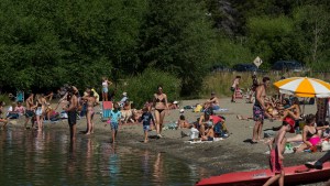 Bariloche tiene balnearios aptos y una zona de exclusión en el Nahuel Huapi