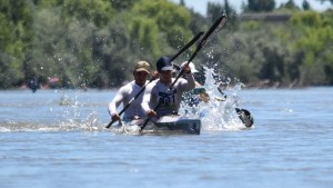 Los pibes golpean las puertas de la Regata del río Negro