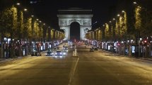 Imagen de Francia decretó un toque de queda a partir de las 6 de la tarde en todo el país