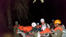 Imagen de Dos turistas lesionados fueron evacuados de la montaña en Bariloche