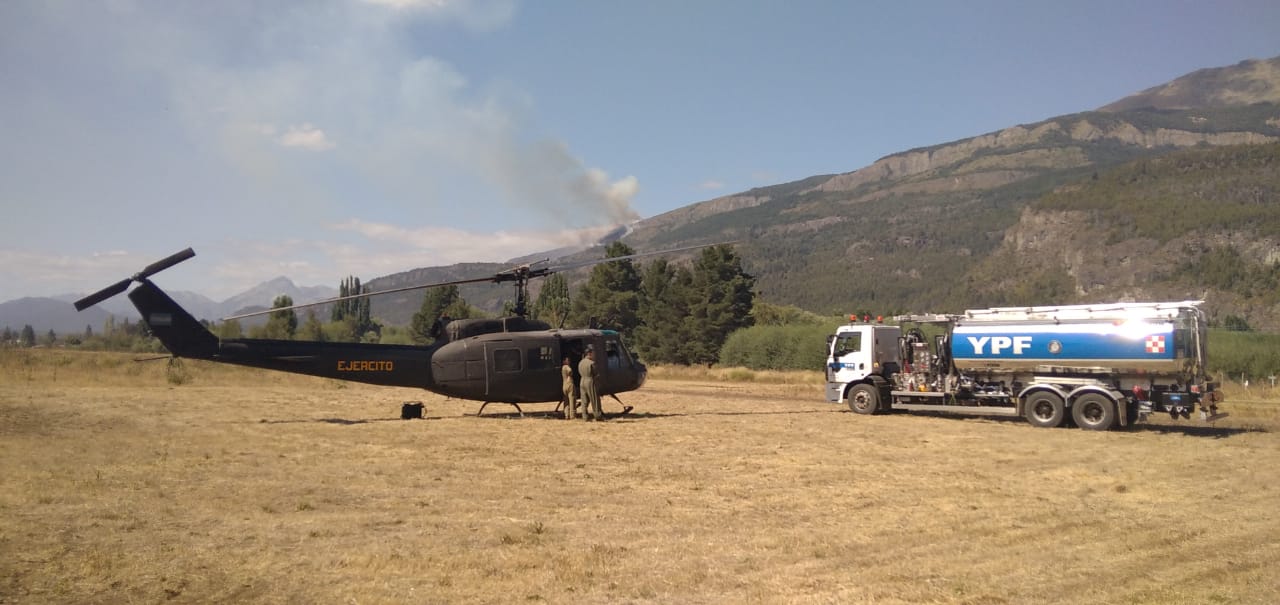 YPF donó el combustible para los aviones y helicópteros que combaten el incendio.