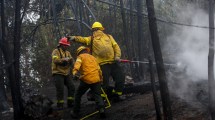 Imagen de Incendios en la cordillera: la lluvia aplacó las llamas, pero los focos aún siguen activos