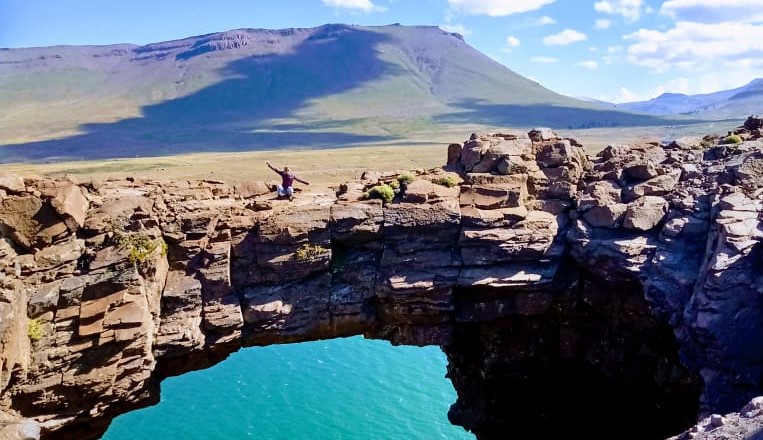 Caviahue: del Puente de Piedra al volcán Copahue, cinco propuestas para