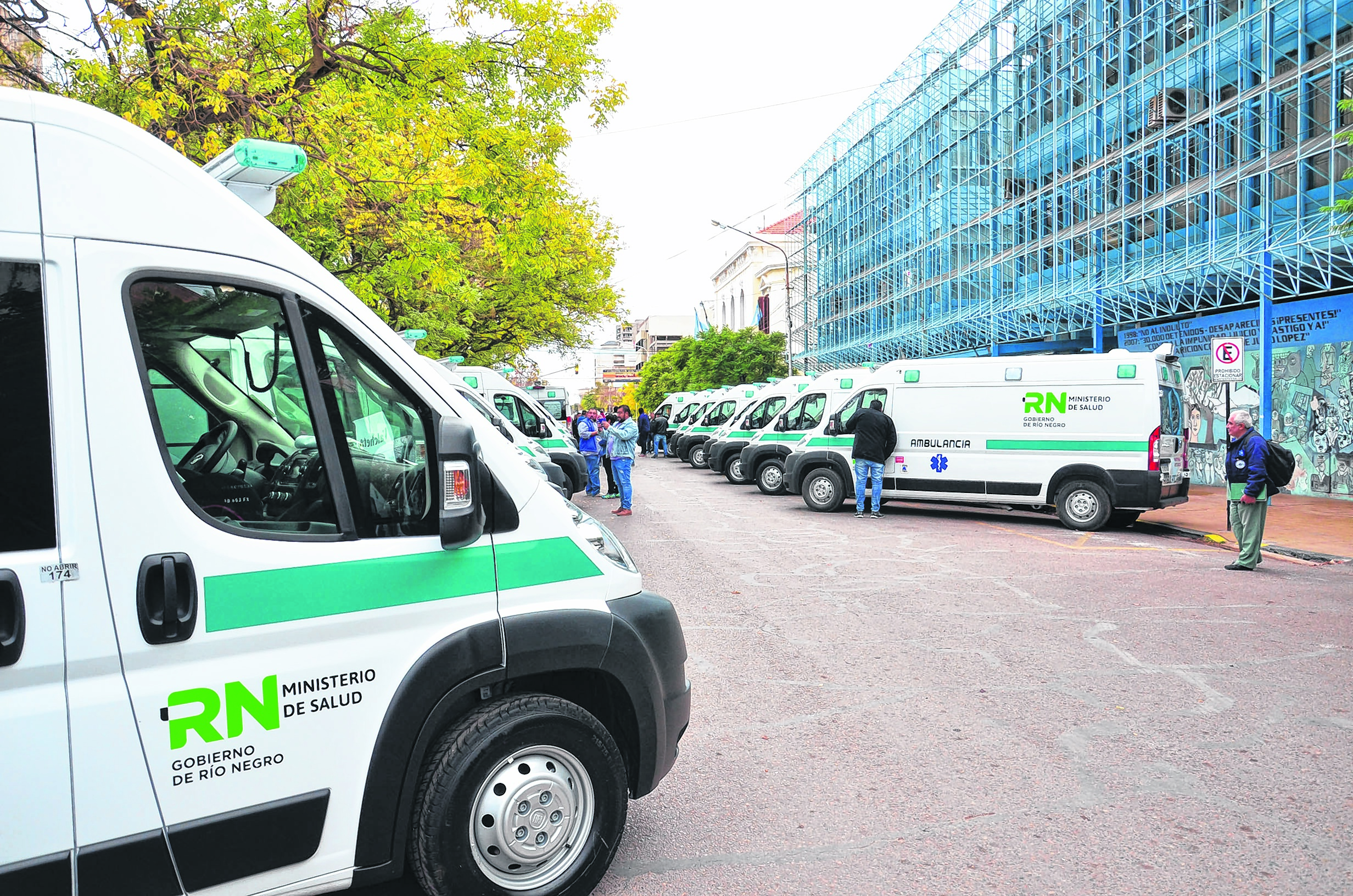 La provincia espera la pronta incorporación de ocho ambulancias. Foto: Marcelo Ochoa.