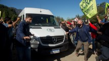 Imagen de Chubut: atacaron la camioneta que trasladaba a Alberto Fernández