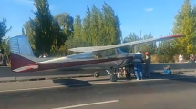 Imagen de Video: así despegó la avioneta que aterrizó en la Ruta 22