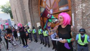 Masiva marcha de las mujeres en Neuquén por la emergencia y una «reforma judicial feminista»