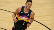 Imagen de Cómo juega Devin Booker, uno de los jugadores sensación en la NBA