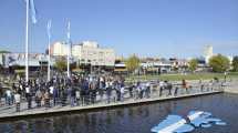 Imagen de Neuquén tuvo su acto por Malvinas y hubo reclamos a Gutiérrez de trabajadores de Salud