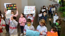 Imagen de Hay clases presenciales en CABA pese al DNU y se suman protestas en escuelas bonaerenses